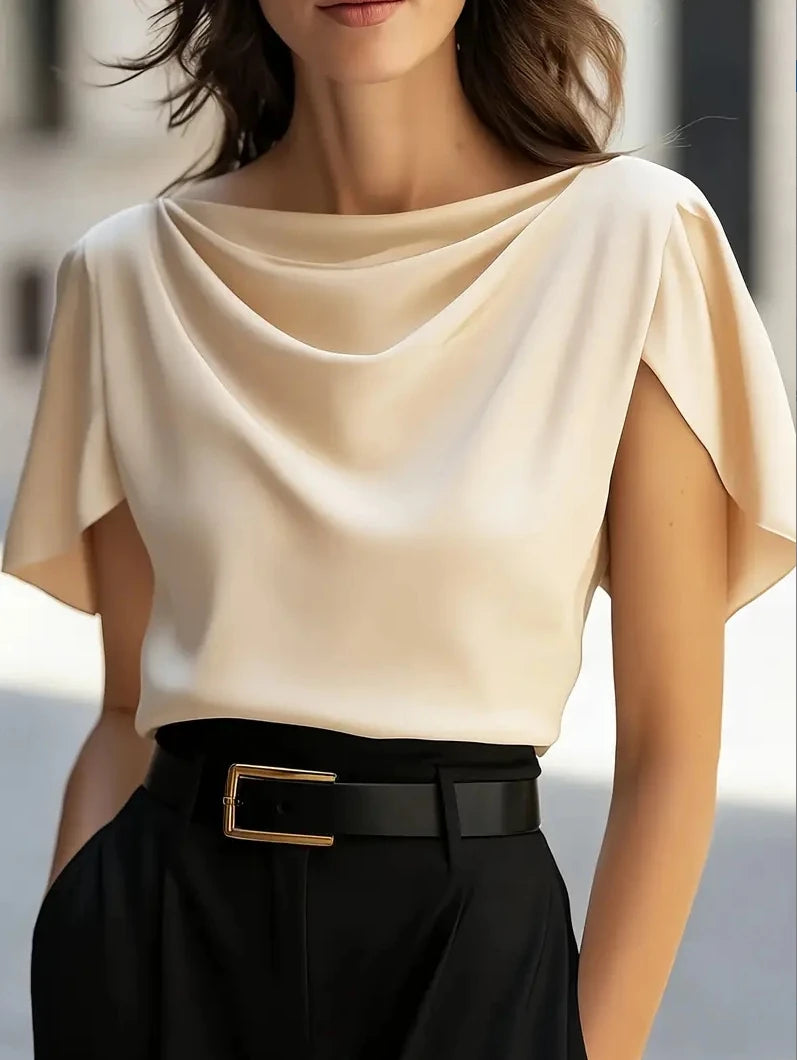 Blusa Feminina de Manga Curta com Gola Drapeada Elegante