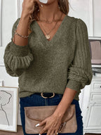 Blusa Feminina Verde com Decote V e Mangas Longas