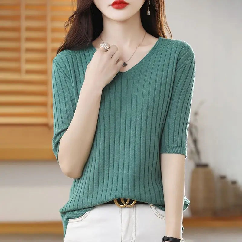 Blusa Feminina em Tricô Caxemira com Gola V