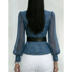 Blusa feminina com mangas em tule vista de costas