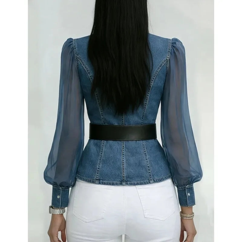 Blusa feminina com mangas em tule vista de costas