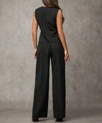Blusa feminina preta sem mangas do conjunto