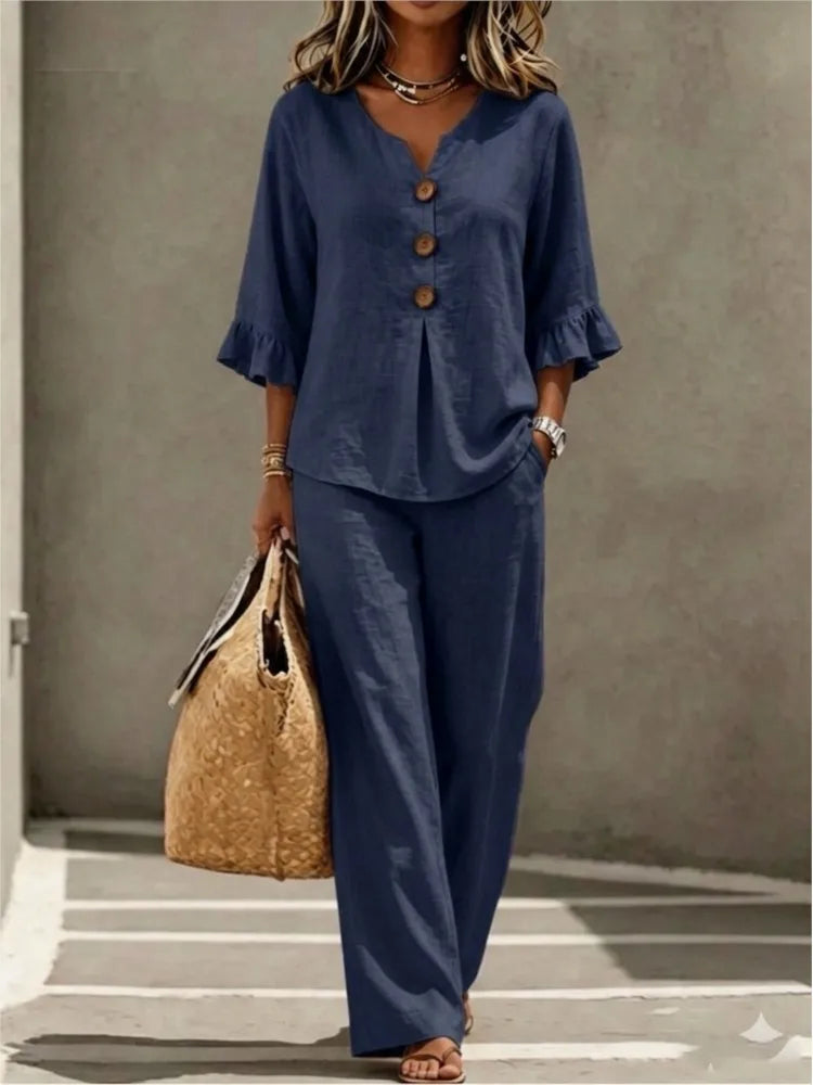Calça pantalona azul com pernas amplas