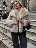 Casaco Feminino de Inverno em Couro Sintético com Gola Alta