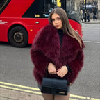 Casaco Feminino de Inverno em Couro Sintético com Gola Alta