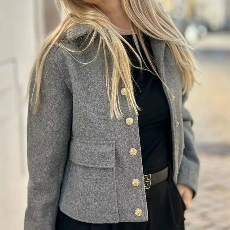 Casaco Feminino de Lã com Botões e Bolsos
