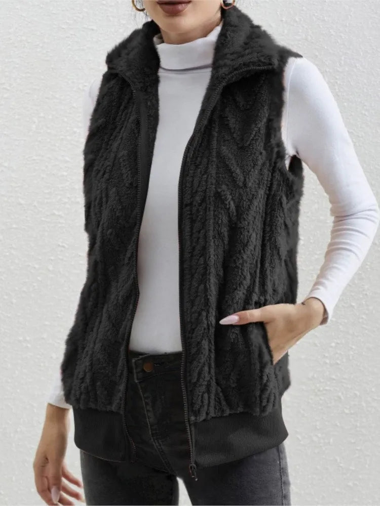 Colete de Pelúcia Feminino com Zíper e Bolsos