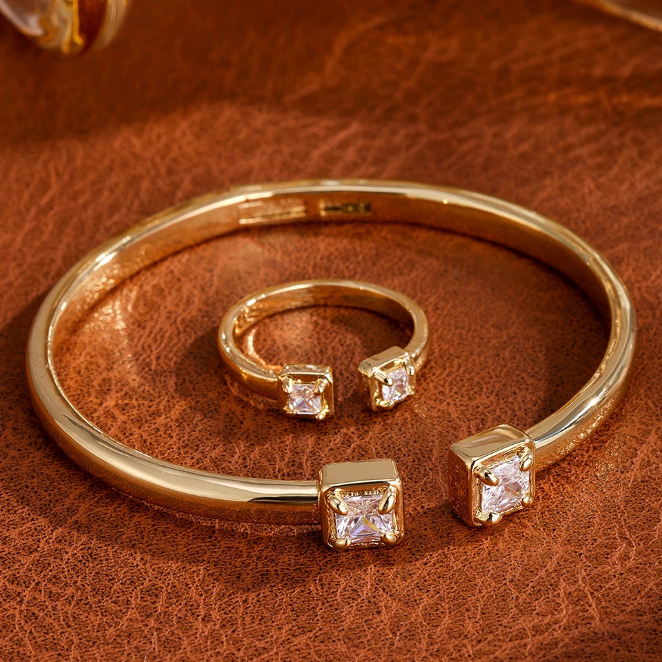 Conjunto Elegante de Anel e Pulseira Banhados a Ouro 18k