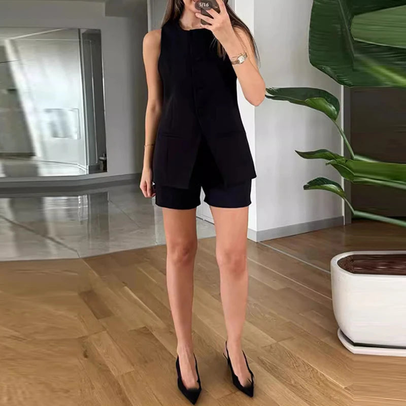 Conjunto Elegante de Colete e Shorts Sem Mangas