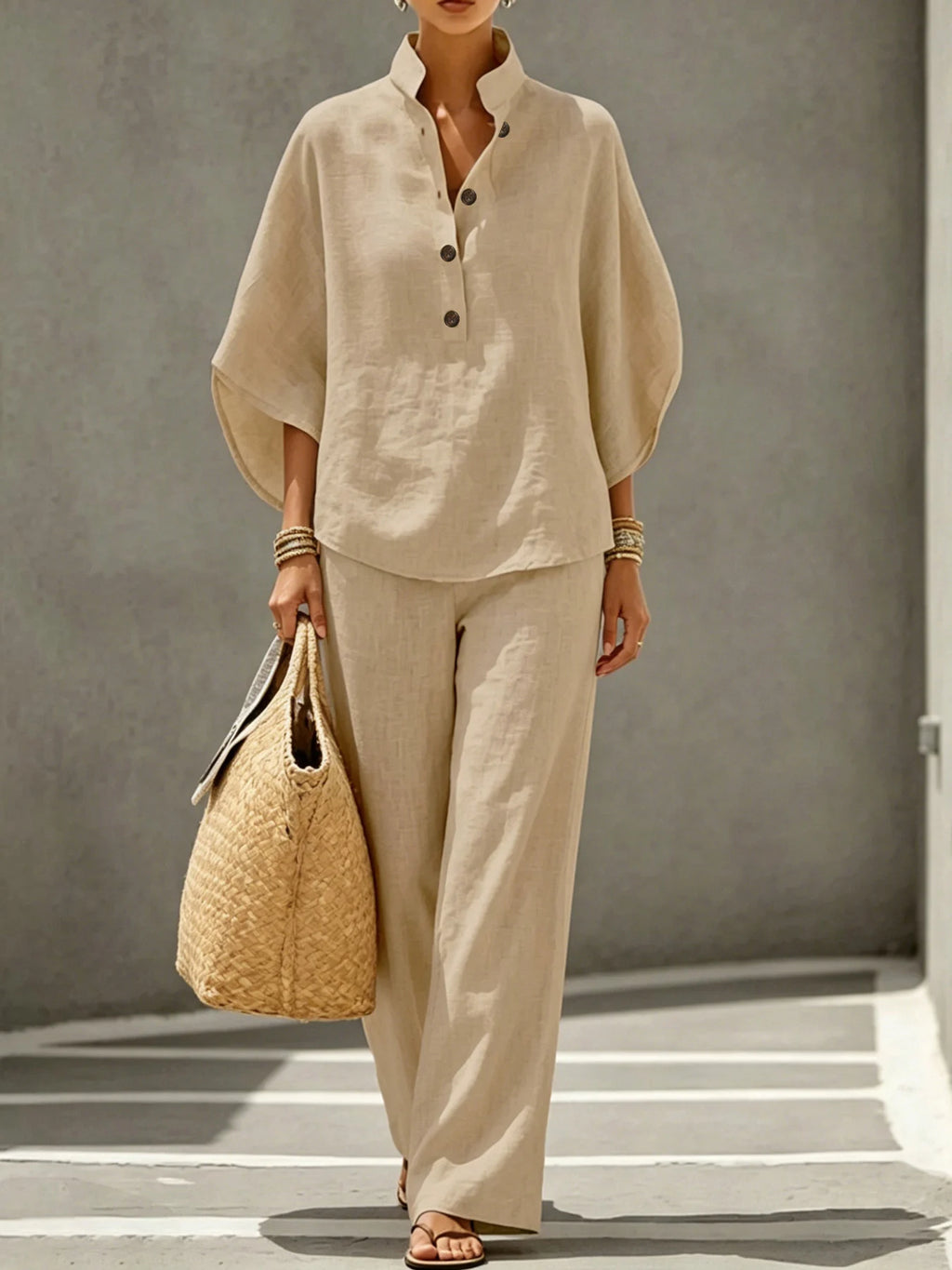 Conjunto Feminino Elegante com Blusa de Gola Alta e Calça Pantalona