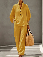 Conjunto Feminino Elegante com Blusa de Gola Alta e Calça Pantalona
