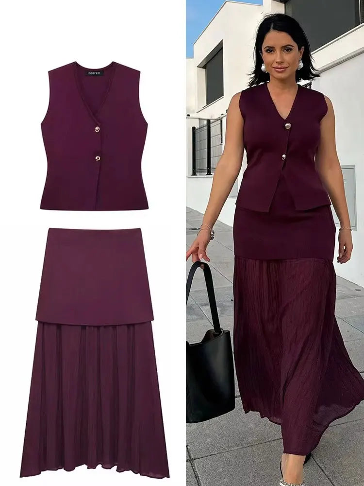 Conjunto Feminino com Colete e Saia Longa
