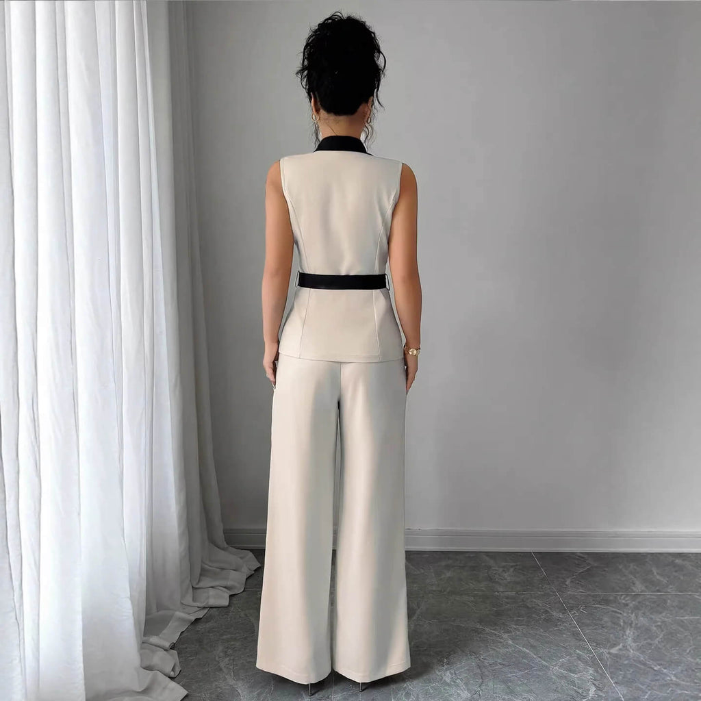 Conjunto Feminino de Colete e Calça com Cinto