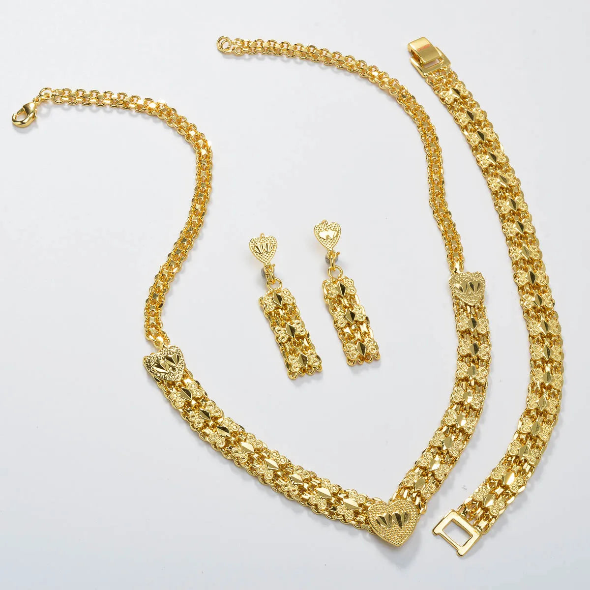 Conjunto de Joias Dourado Detalhe de Coração