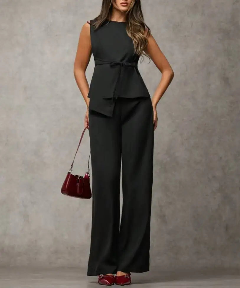 Conjunto feminino preto elegante com blusa e calça