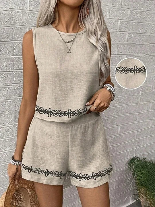 Conjunto_floral_feminino_com_blusa_e_shorts