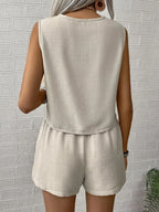 Conjunto floral feminino visto de costas
