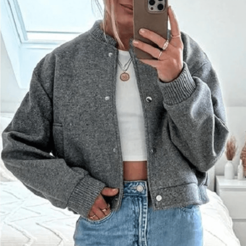 Jaqueta Cropped de Lã com Botões