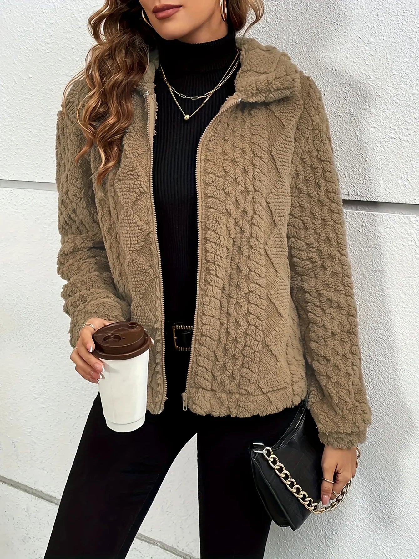 Jaqueta Feminina de Pelúcia com Gola Quente