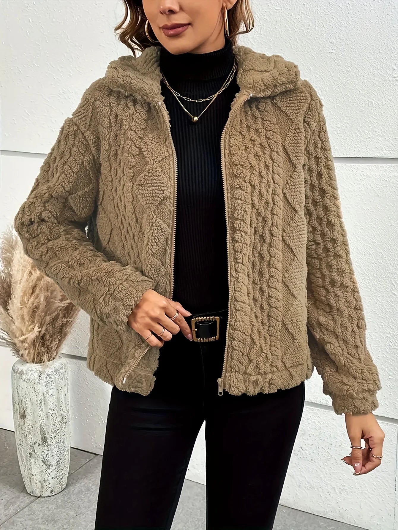 Jaqueta Feminina de Pelúcia com Gola Quente