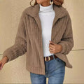 Jaqueta Teddy Casual com Gola Polo e Zíper