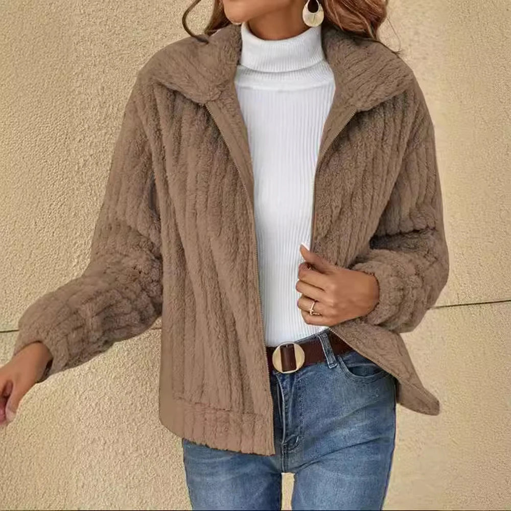 Jaqueta Teddy Casual com Gola Polo e Zíper