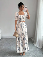 Look feminino com conjunto floral de duas peças