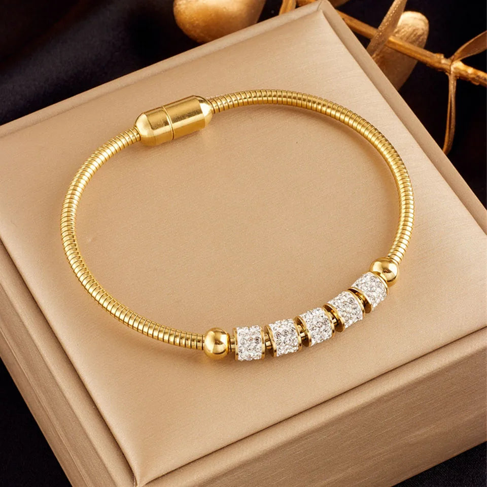 Pulseira Dourada com Strass e Fecho Magnético