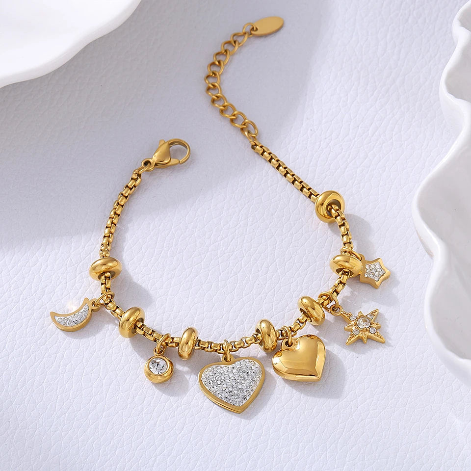 Pulseira Feminina com Vários Pingentes de Coração