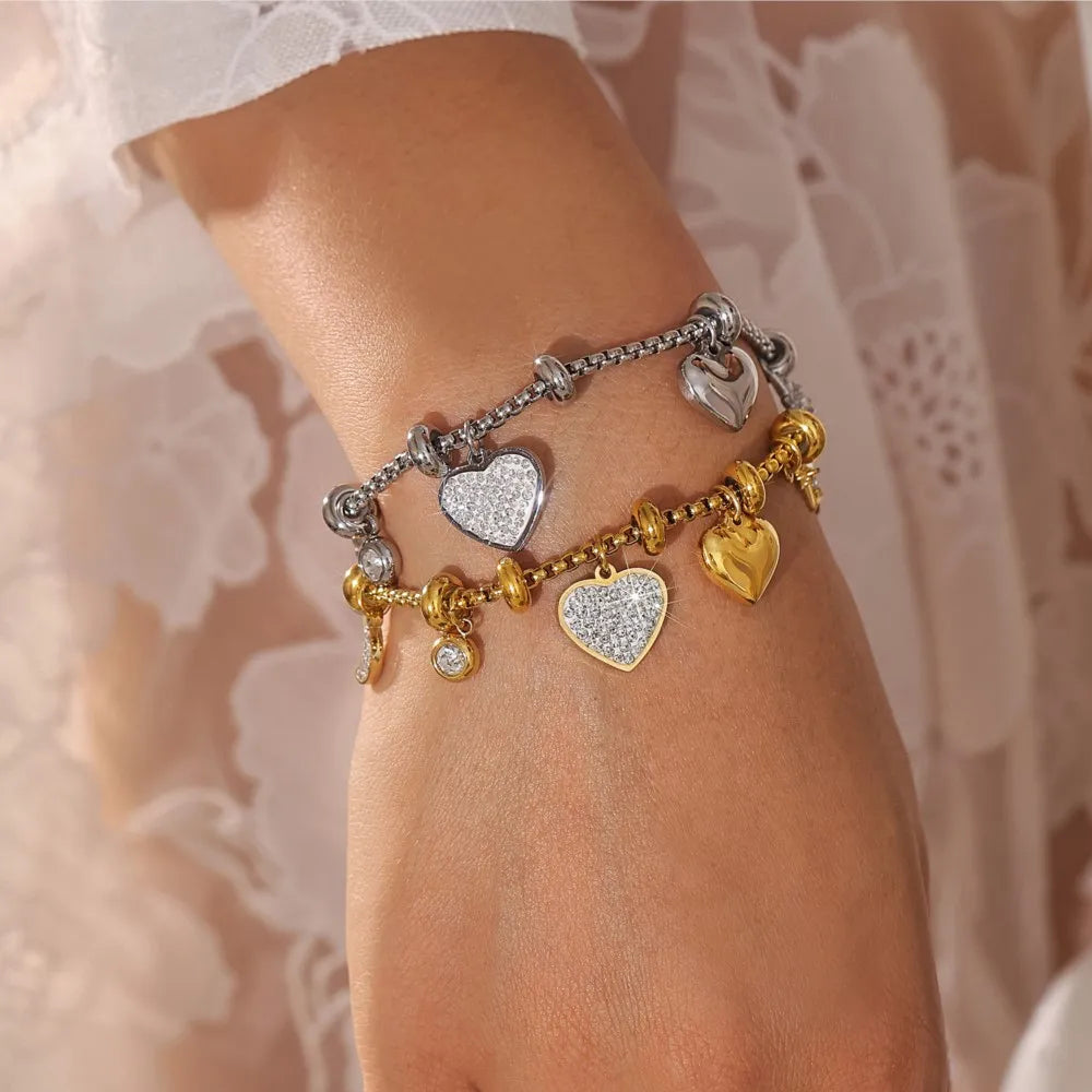 Pulseira Feminina com Vários Pingentes de Coração