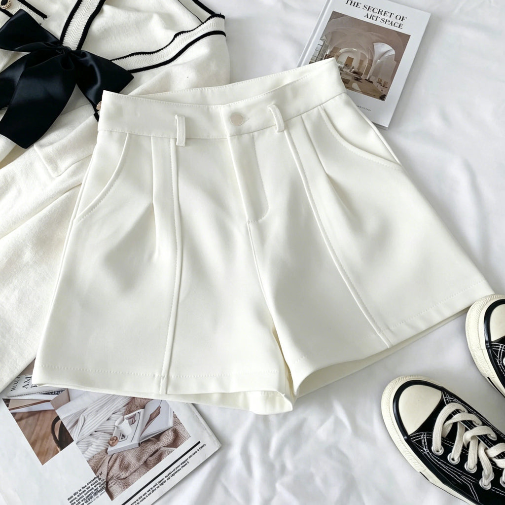 Short Feminino de Alfaiataria Soltinho com Bolsos