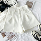 Short Feminino de Alfaiataria Soltinho com Bolsos