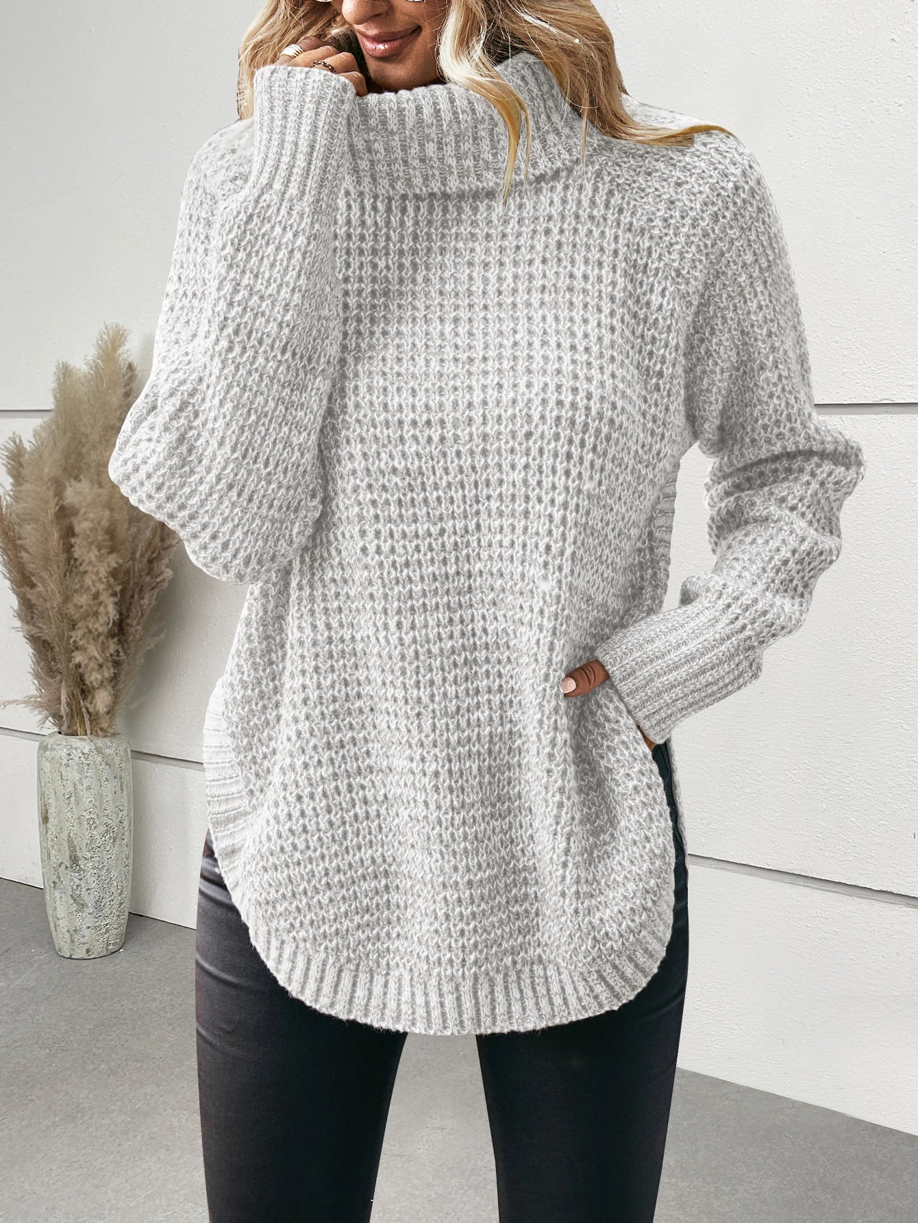 Suéter Oversized de Gola Alta com Fenda Lateral