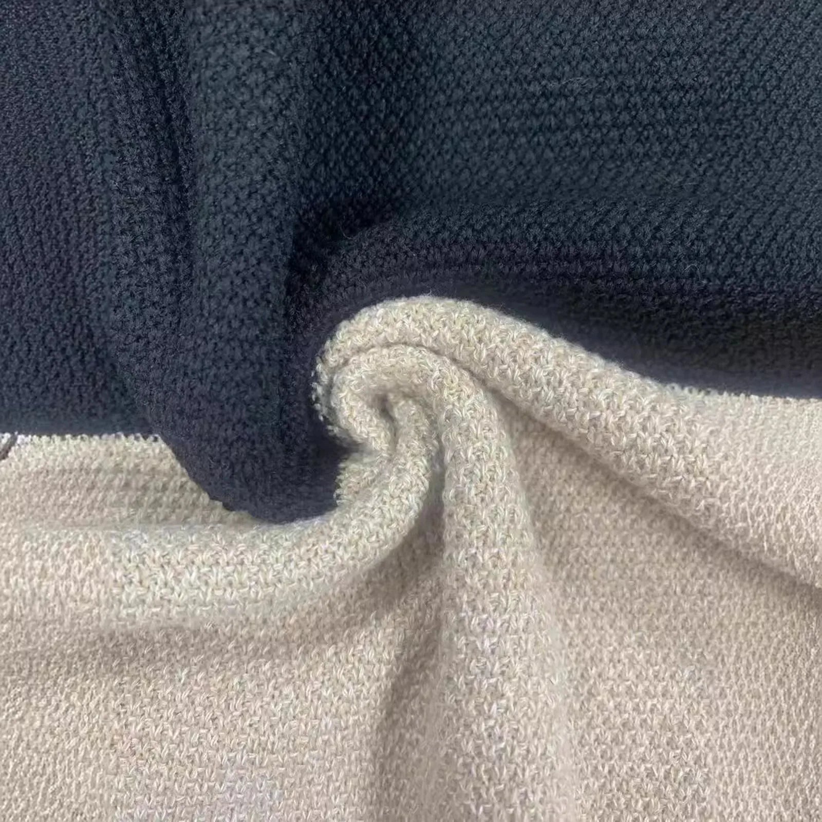 Suéter Tricô Bloco de Cores com Punho