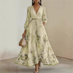 Vestido Plissado Floral com Decote em V e Manga Longa