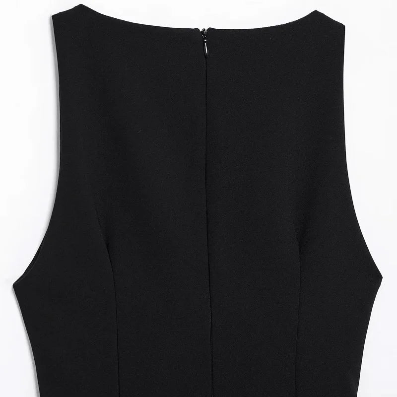 Vestido Preto Elegante com Penas
