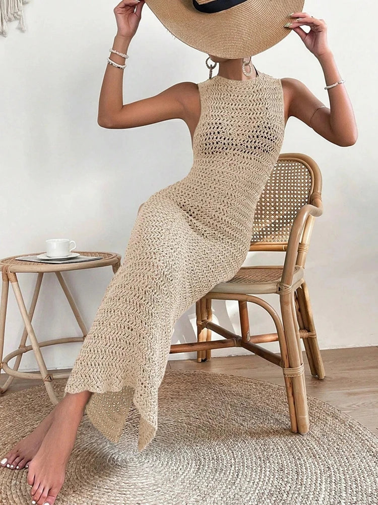 Vestido de Praia em Lã com Gola Redonda e Cintura Ajustada