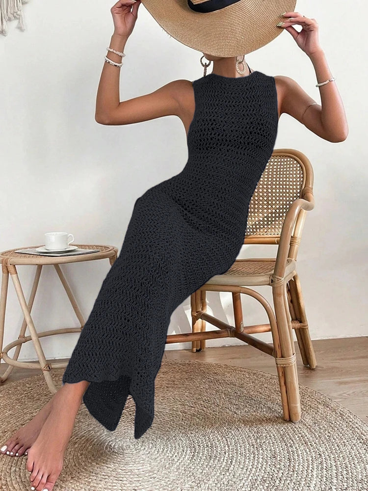 Vestido de Praia em Lã com Gola Redonda e Cintura Ajustada