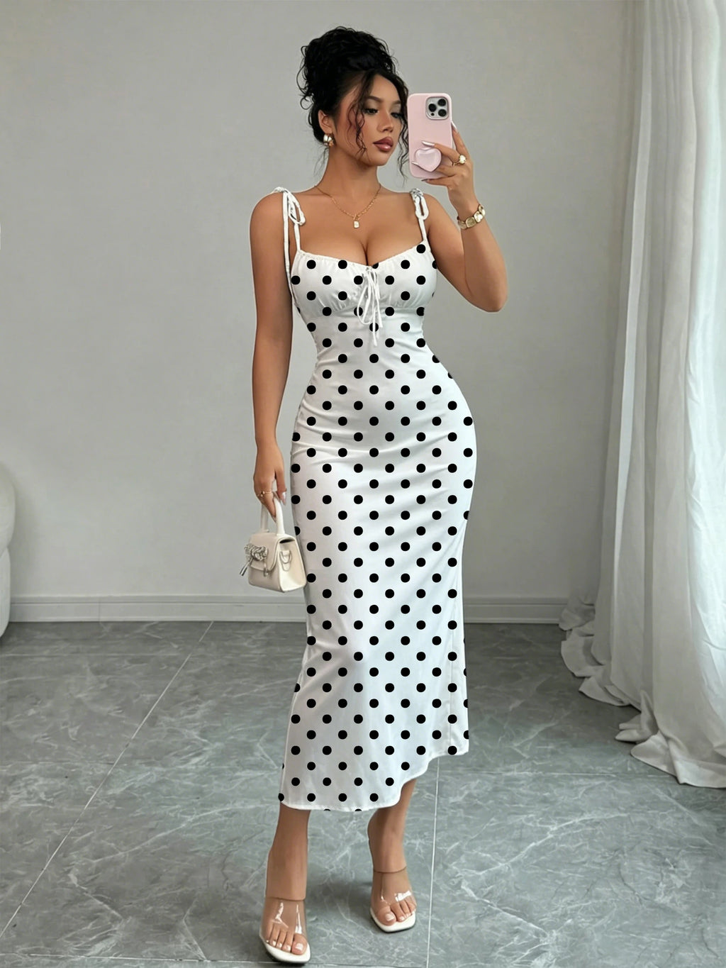 Vestido feminino branco poá com alças