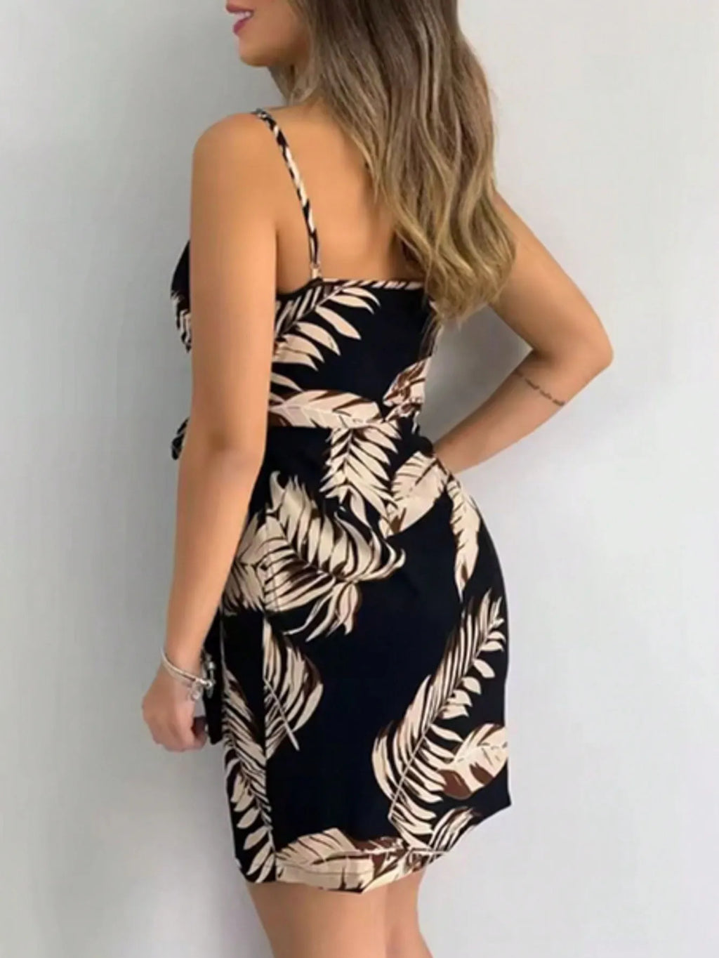 Vestido feminino floral curto modelo verão
