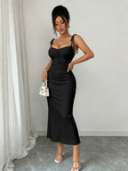 Vestido feminino preto com franzido no busto