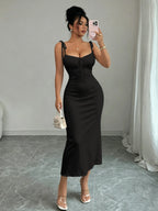 Vestido feminino preto modelagem justa